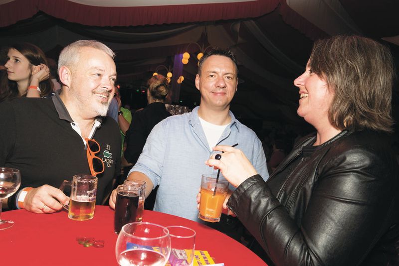 Die Gäste feierten ausgelassen. (52Grad Wagner Deters-Prohl GbR)