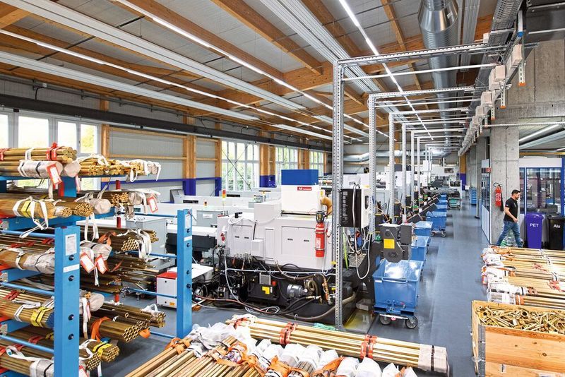 Stichwort Wettbewerbsfähigkeit: die Industrie-4.0-konfigurierte Exklusivfertigung der Robert Ott AG.  (Thomas Entzeroth)