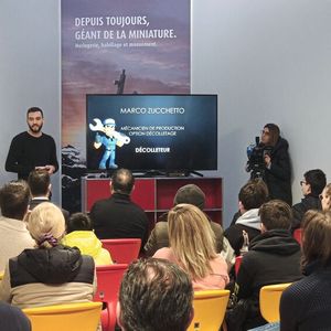 Les écoliers et leurs parents ont pu en apprendre plus sur les métiers du décolletage.(Source :  AFDT)