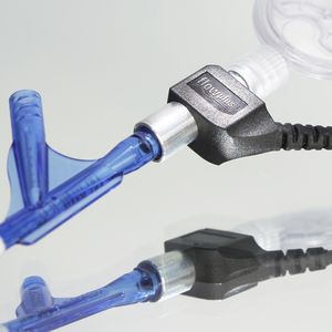 Mit den Klebstoffdosierern von Viscotec lassen sich geringe Klebstoffmengen mit immer gleichbleibendem Volumen beispielsweise auf Katheterschläuche auftragen.