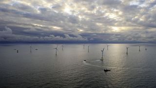 Positive Ökobilanz: Der erste deutsche Offshore-Windpark alpha ventus hat nach einem Jahr mit seinem Strom so viel Energie erzeugt, wie an Öl, Kohle und Gas verwendet wurde, um ihn aufzubauen und in seiner gesamten Lebensphase zu betreiben.  (Bild: alpha ventus)