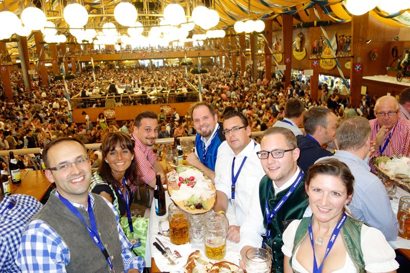 (v. l.) Michael Grundwald, Claudia Hösen, NEC, Nicolas Remy, IT-Haus, Christian Tienemann, Christian List, Julian Löding und Tanja Tschorn, TD Maverick (Bild: IT-BUSINESS)