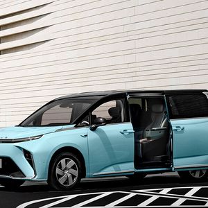 Hinter den mittleren beiden Sitzen bietet der Mifa 9 eine durchgehende Sitzbank für bis zu drei Fahrgäste.(Bild:  Maxus)