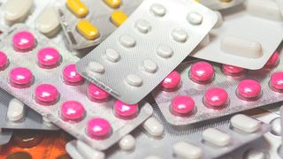 Produktion und Branchenumsatz in der deutschen Pharmaindustrie legten gegenüber den Vormonaten zu. (Bild: frei lizenziert)