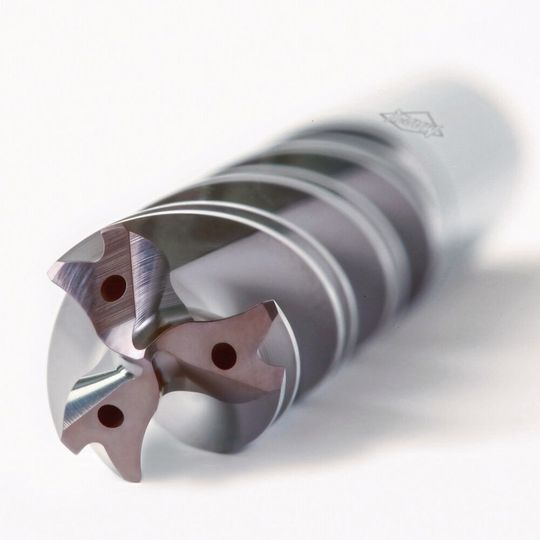 Hochpräzises Bohren und Reiben von Passungsbohrungen in einem Arbeitsgang: Der Tritan-Drill-Reamer von Mapal. Hochpräzises Bohren und Reiben von Passungsbohrungen in einem Arbeitsgang: Der Tritan-Drill-Reamer von Mapal.