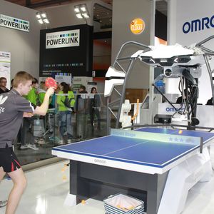 Tischtennistalent Leon Hintze vom TSV Algesdorf im Match gegen Forpheus(Bild:  Omron)