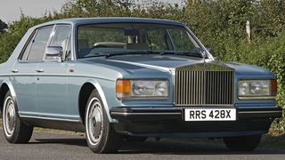Der Rolls-Royce Silver Spirit II war im Jahr 1992 der modernste und beste Rolls-Royce. Wir fuhren den leicht ergrauten „Gentleman“. (Wolfgang Blaube)