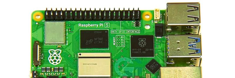 Das aktuelle Topmodell Raspberry Pi 5: 2024 soll die Industrievariante CM5 auf den Markt kommen.(Bild:  Raspberry Pi)