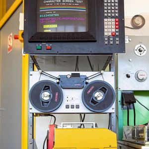 Auch altes Equipment wird von Fanuc auf Wiederverwertbarkeit getestet.(Bild:  Fanuc Europe)