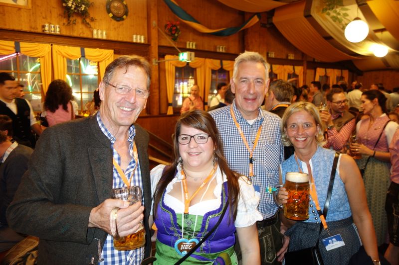 (v. l.) Claus Lohse, ACT Beratung, Johanna Stratenschulte, ALSO, Christoph Böhm, NEC, und Stephanie Steen, IT-BUSINESS (Bild: IT-BUSINESS)