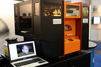 Mcor Technologies zeigte die Möglichkeiten ihres besonderen Farb-3D-Druckers mit Namen Iris, ... (Bild: Sonnenberg)