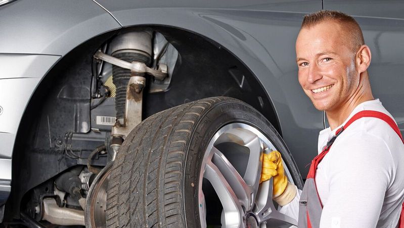 Luftfedern oder Luftfederbeine kommen bei immer mehr Fahrzeugen zum Vorschein – auch in Ihrer Werkstatt?(Bild: ©  Karin & Uwe Annas - stock.adobe.com)