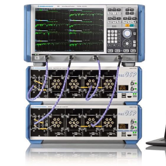 Mit der Opition R&S ZNrun-K440 lassen sich zusammen mit den Netzwerkanalysatoren R&S ZNB26 und ZNB 43 Kabel und Steckverbinder für PCIe 5.0 und 6.0 automatisiert auf Konformität prüfen.