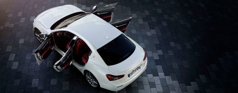 Die Modelle Quattroporte und Ghibli werden teilweise mit 89 neuen Robotern gefertigt. (Bild: Maserati)