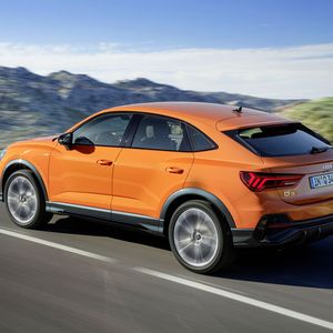 (Audi)