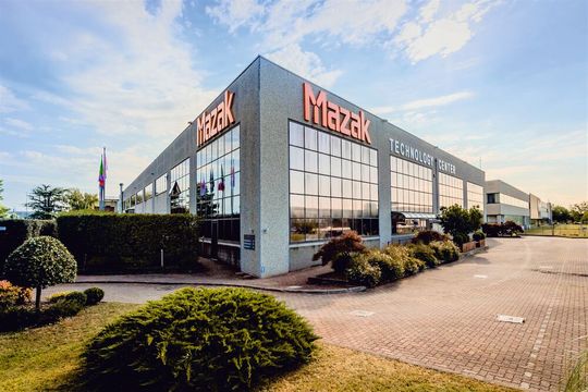 Das ist das europäische Lasertechnologiezentrum (ETC) von Mazak, das die Japaner Ende Mai an mehreren Tagen in Mailand einweihen und gleich eröffnen. Ihre Auftritt haben, wie es heißt, maschinelle Stars des Laserschneidens und Zerspanens. Hier ein kleiner Vorgeschmack... Das ist das europäische Lasertechnologiezentrum (ETC) von Mazak, das die Japaner Ende Mai an mehreren Tagen in Mailand einweihen und gleich eröffnen. Ihre Auftritt haben, wie es heißt, maschinelle Stars des Laserschneidens und Zerspanens. Hier ein kleiner Vorgeschmack...