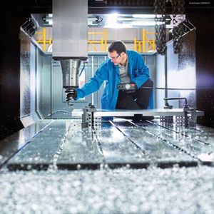 Die smarten Sensoren von Sick überwachen sich einerseits selbst, aber auch den Prozess – und zeigen eigenständig eine vorliegende oder zu erwartende Funktionsbeeinträchtigung an. 