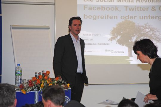 Prof. Klemens Skibicki: „Sie unterschätzen die Bedeutung von Facebook und Twitter maßlos.“ (Archiv: Vogel Business Media)