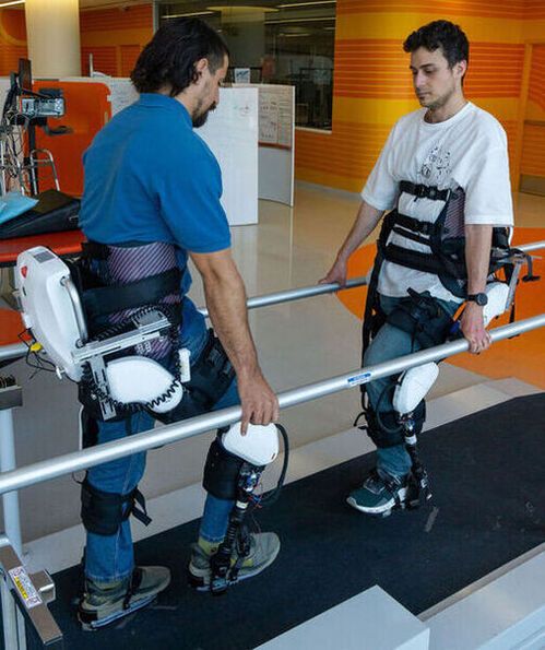 Scientists at Northwestern University and Shirley Ryan Abilitylab have developed a first-of-its-kind rehabilitation system that virtually connects therapists and patients through robotic exoskeletons.(Source:  Shirley Ryan Abilitylab)