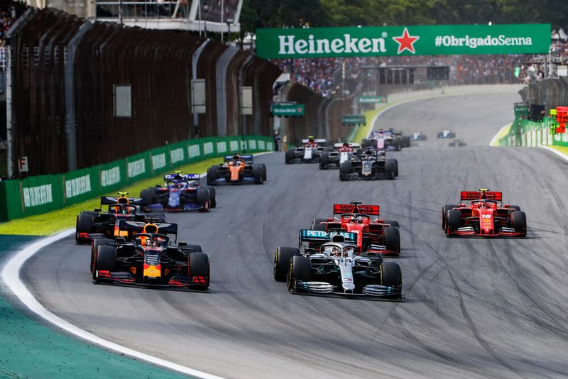 Die Formel 1 könnte im Juli die Saison wieder fortsetzen, aber vorerst ohne Zuschauer. Die Formel 1 könnte im Juli die Saison wieder fortsetzen, aber vorerst ohne Zuschauer.