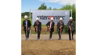 Spatenstich für die neue Intercontec-Zentrale: (v.l.) Tiemo Pfeiffer (Prokurist  Intercontec), Bürgermeister Ludwig Waas, Wolfgang Pfeiffer (Geschäftsführer  Intercontec), Landrat Alfred Reisinger, Architekt Frank Jahn (Goldbeck). (Bild: Intercontec)