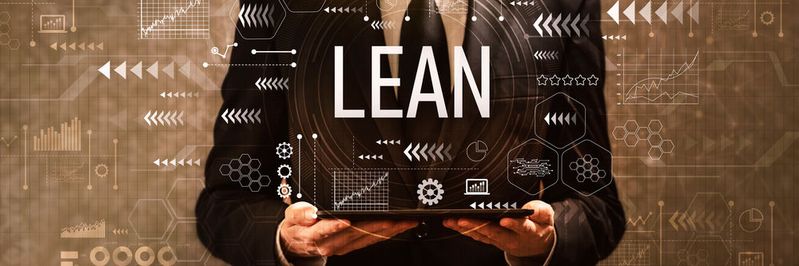 Bei Lean Management geht es darum, Verschwendung zu vermeiden und die Wertschöpfungskette effizient zu gestalten. Bei Lean Management geht es darum, Verschwendung zu vermeiden und die Wertschöpfungskette effizient zu gestalten.