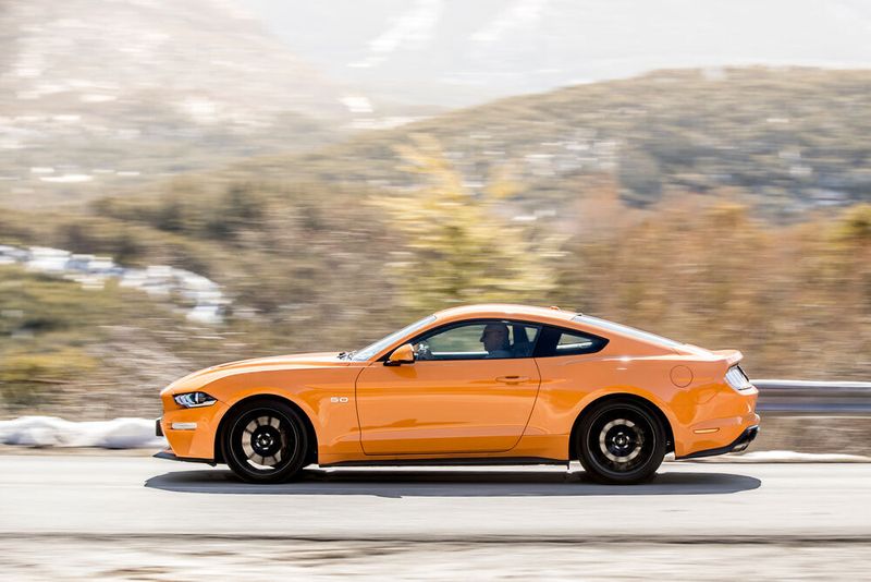 Der GT Fastback sprintet in 4,6 Sekunden von Tempo 0 auf 100. (Ford)