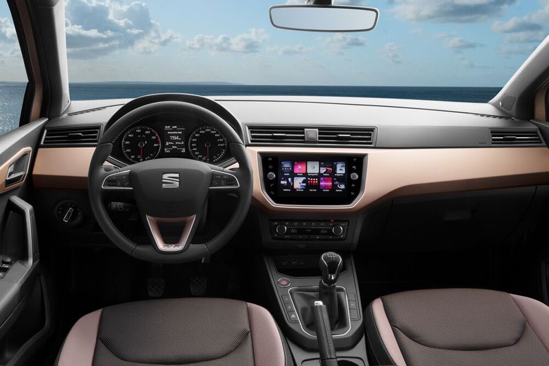 Der Ibiza TGI übernimmt den Ibiza-Innenraum. Im Display ist allerdings zusätzlich der Füllstand des Gastanks zu sehen. (Bild: Seat)