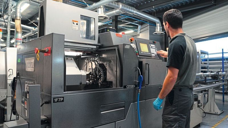 In der Werkstatt ermöglichen ein Dutzend Maschinen die Bearbeitung komplexer Dreh-Frästeile. (Esprit)