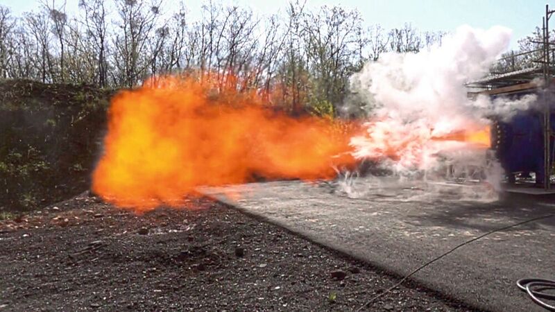 Entzündet sich ein Gas-/Luft-Gemisch sorgt der entstehende Explosionsdruck für eine schnelle Ausbreitung der Gaswolke, die von der nacheilenden Flamme verbrannt wird. (Bild: IEP Technologies)