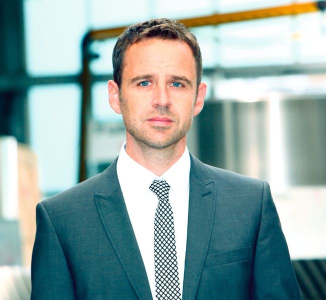 „Für die Automobilhersteller und -zulieferer wird die Verarbeitung von Leichtbaumaterialien immer wichtiger, weil deren Anteil im Fahrzeug weiter steigt“, sagt Stephan Paul, Leiter Kundenservicecenter bei der Schuler AG. (Schuler)