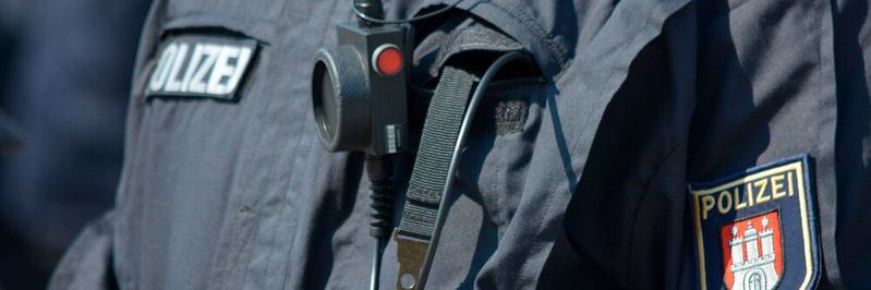 Ab Mitte Juli erhält die Hamburger Polizei Unterstützung von einer KI(©  fsHH – Pixabay via Canva)