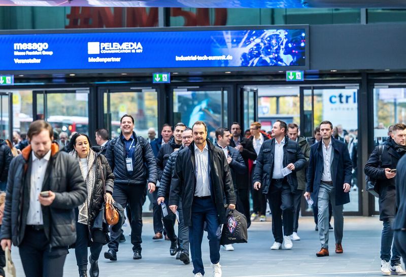 Zahlreiche Fachbesucher nutzen die Messe, um Kontakte zu pflegen und sich zu vernetzen. (Bild: Mesago Messe Frankfurt GmbH / Arturo Rivas Gonzalez)