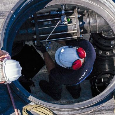 Gemeinsam bieten GF und VAG vollständig integrierte Flow Solutions an, darunter den Flowise Schacht, der Komponenten beider Unternehmen vereint und damit zur Optimierung von Wassernetzen beiträgt. (Bild: GF)