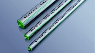 Um das Mapress Edelstahl-Systemrohr 1.4521 eindeutig von Edelstahlrohren anderer Qualität zu unterscheiden, hat Geberit es mit einer durchgehenden grünen Linie gekennzeichnet. (Bild. Geberit) (Archiv: Vogel Business Media)