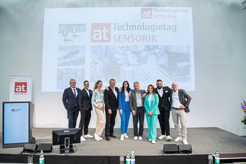 Das Team der Vogel Communications AG am AT-Technologietag in Luzern, v. l. n. r: Peter Gut, Loris DeCia, Margaux Pontieu, Rainer Ackermann, Aleksandra Djordjevic, Andreas Leu, Tatiane Goncalves-Dornheim, Mustafa Uysal, Matthias Böhm. (Bild: Thomas Entzeroth)