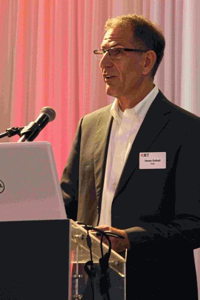 Hanan Gothait, CEO von Xjet, eröffent die Veranstaltung. „Wir haben sehr hohe Ziele und Erwartungen für das AM-Zentrum und haben darum unsere besten Mitarbeiter unter der Leitung von Dr. Ophira Melamed hierher gebracht.“ (Simone Käfer, MM)