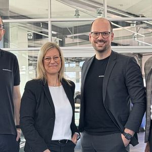 ...und ihr Team hatte sich unter anderem mit der selbst entwickelten Middleware des Unternehmens beworben, die viele zentrale Prozesse des Autohauses in einer Benutzeroberfläche integriert.(Bild:  Achter – VCG)