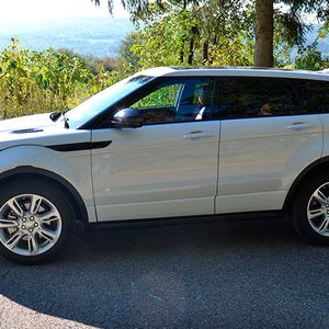 Egal für welche Evoque-Variante sich die Kunden entscheiden, sie kaufen ein Auto, das seit seiner Markteinführung 165 internationale Preise und Auszeichnungen gesammelt hat.(Foto:  Michel)