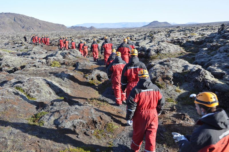 Auf dem Weg zur Lava-Höhle (Archiv: Vogel Business Media)