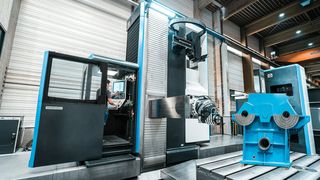 dm-2022-02-inhalt-coscom-titelseite-collage-1 (Quelle: Coscom)