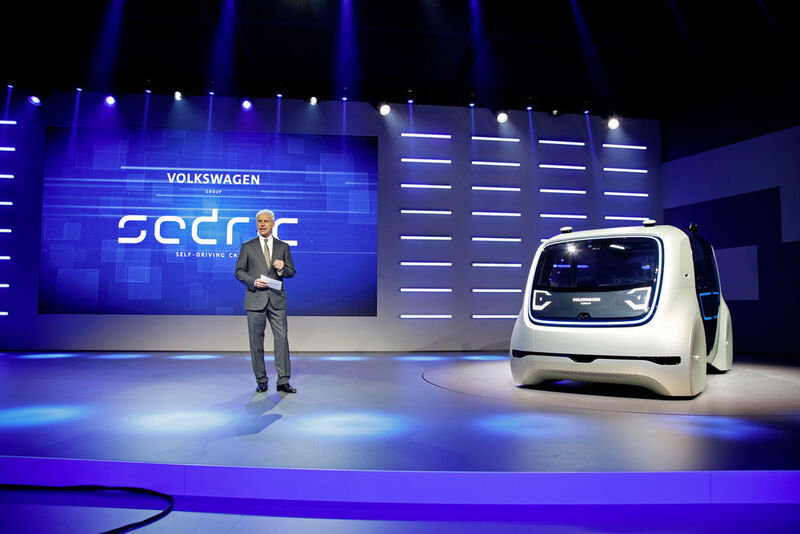 Volkswagen-Konzernchef Matthias Müller hat am Vorabend des Genfer Salons die Studie „Sedric“ vorgestellt. (Volkswagen)