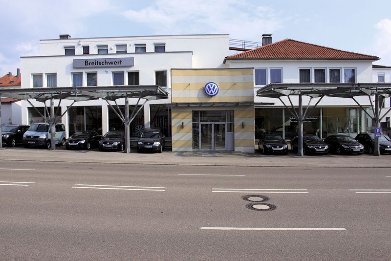 Eine Symbiose aus alt und neu: Das Autohaus Breitschwert in Ansbach. (Archiv: Vogel Business Media)