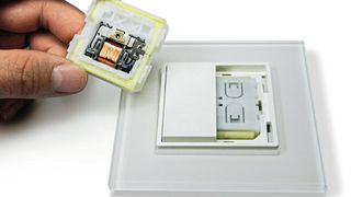 Mit Funkschaltern und Sensoren lassen sich Gewerke besonders flexibel und intelligent steuern. Gateways verbinden die Komponenten mit anderen Systemen wie KNX, BACnet oder DALI. (Bild: EnOcean)