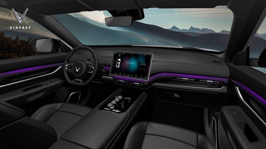 Der VF33 bietet ein modernes Cockpit.(Bild:  Vinfast)