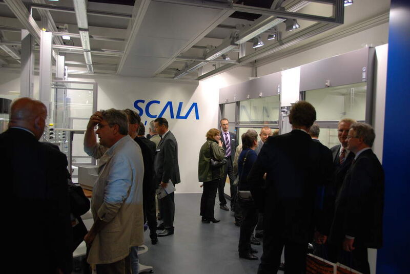 Waldner präsentierte in Frankfurt das neue Laboreinrichtungssystem SCALA und weckte damit sehr großes Interesse.  (Bild: LaborPraxis)