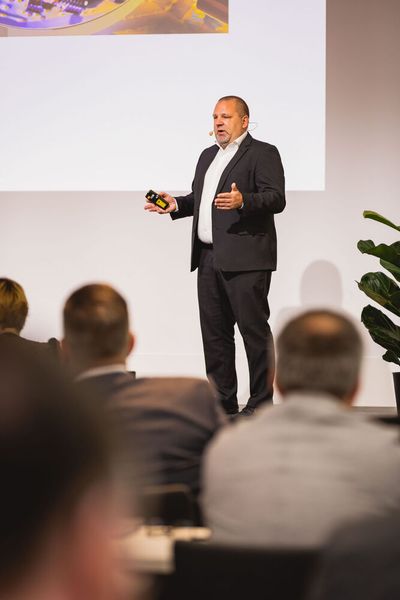 Impressionen vom 24. Würzburger EMS-Tag: Im Mittelpunkt standen aktuelle Branchenthemen, praxisnahe Impulse und insbesondere der persönliche Austausch innerhalb der EMS-Community. (Bild: Stefan Bausewein)