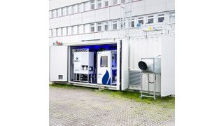 In Karlsruhe vereint eine Versuchsanlage erstmals weltweit alle vier notwendigen Schritte, um Treibstoff aus Strom und Luft herzustellen. (Power-to-X)