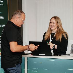 Teilnehmer, Partner und Redner wurden freundlich vom Organisationsteam empfangen.(Bild:   Manuel Emme Fotografie)