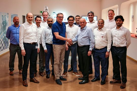 Gemeinsam für den indischen Markt: Zollner und Avalon verbinden globale Engineering- und Fertigungskompetenz mit langjähriger lokaler Erfahrung.(Bild:  Zollner)